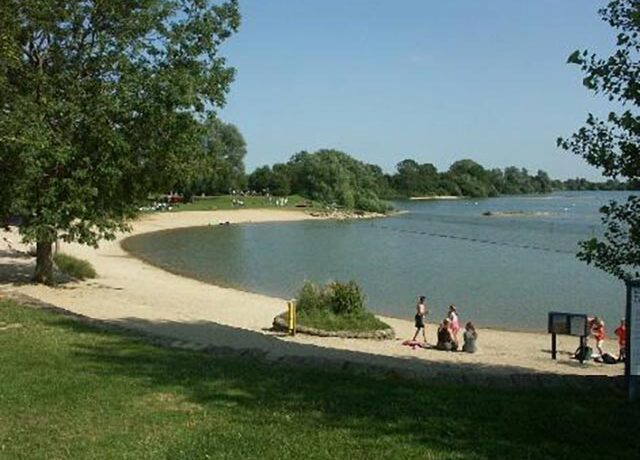 Cotswolds Country Park and Beach
